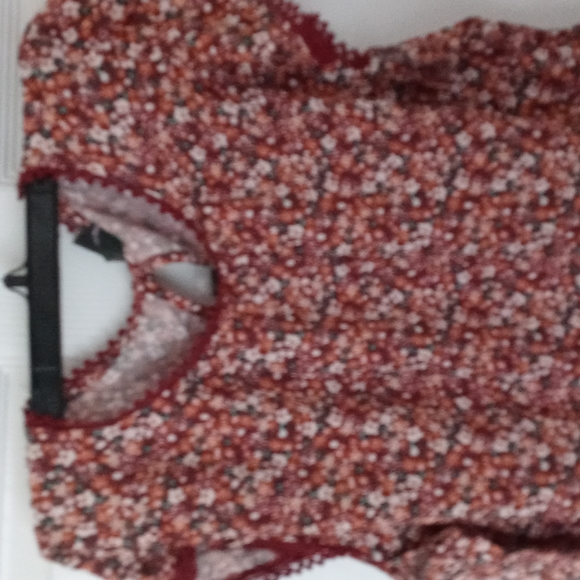 Top - Picture 2 of 5